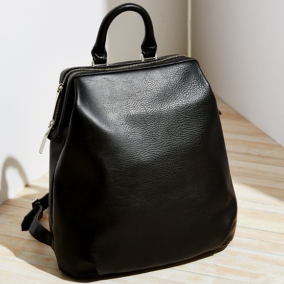 Matt & Nat Handbags - Matt & Nat Vignelli Backpack